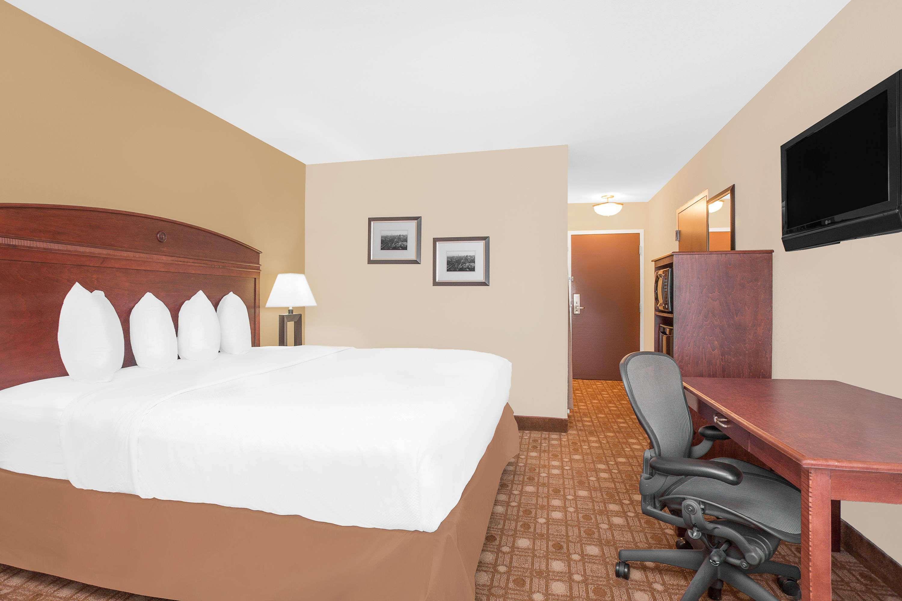 Baymont By Wyndham Augusta West Hotel Екстериор снимка