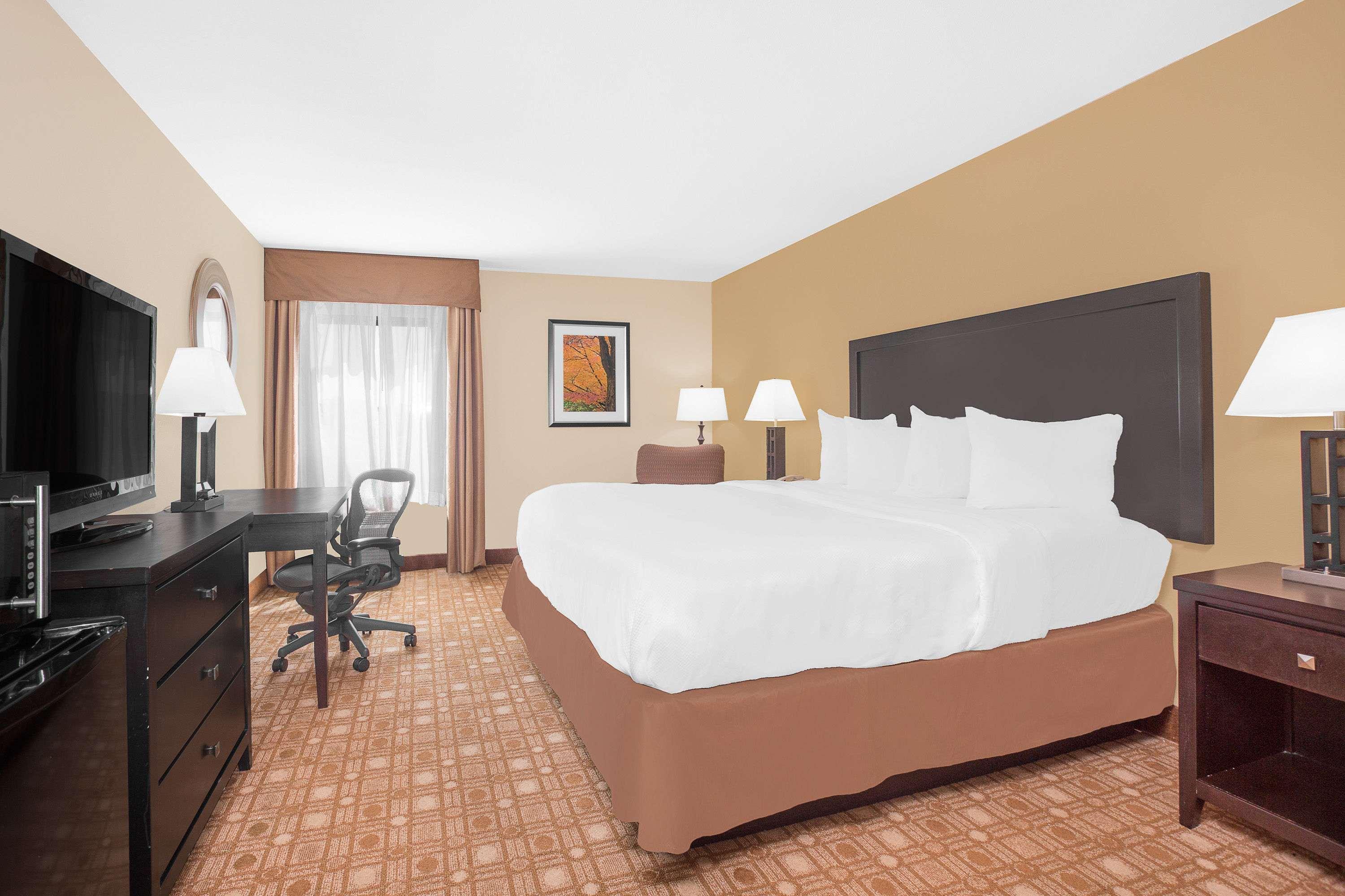 Baymont By Wyndham Augusta West Hotel Екстериор снимка