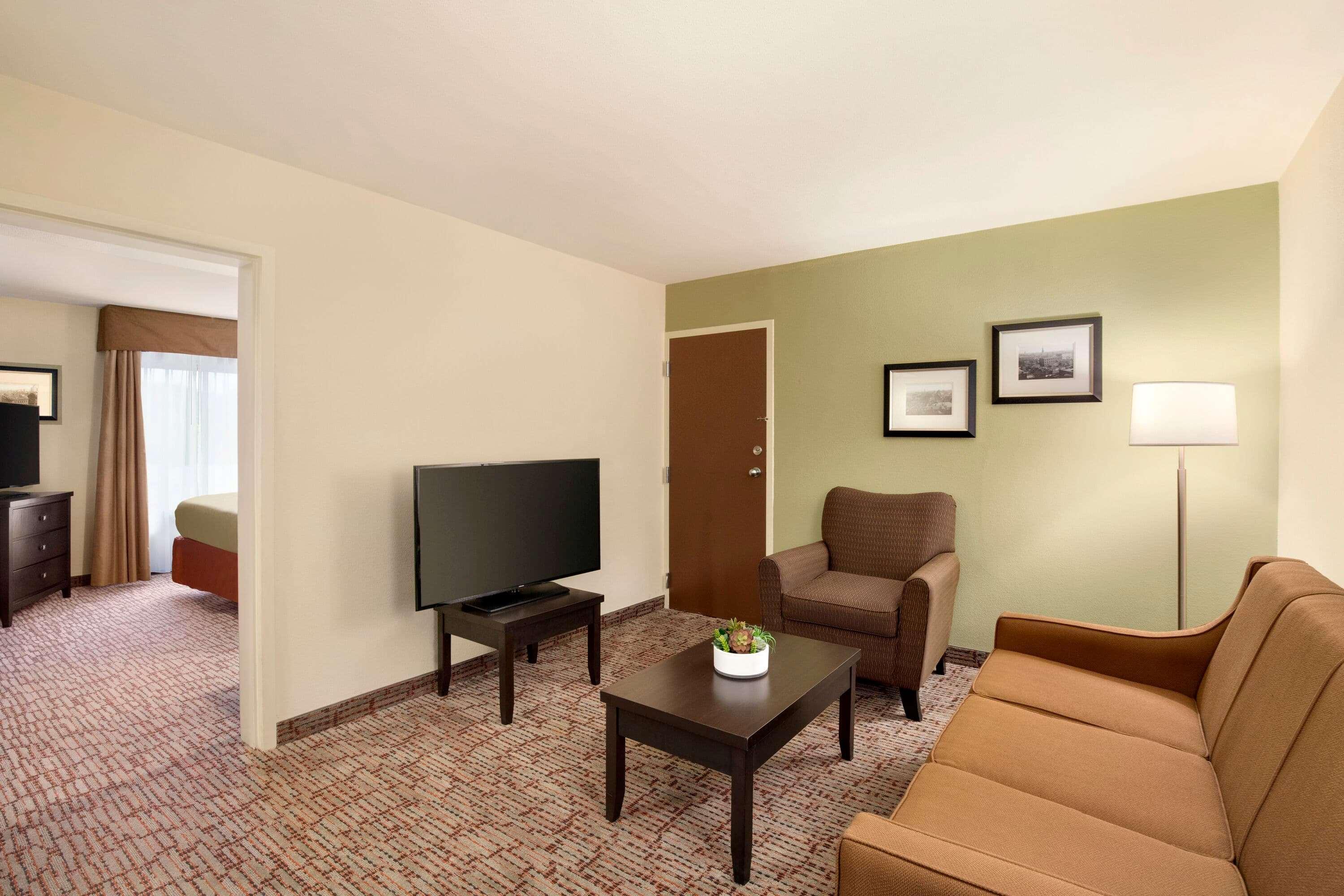 Baymont By Wyndham Augusta West Hotel Екстериор снимка