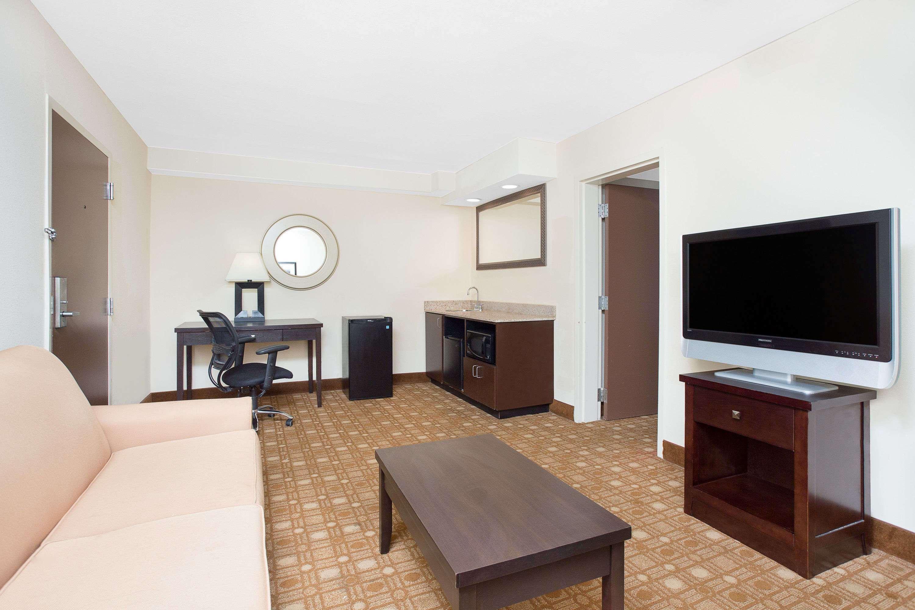 Baymont By Wyndham Augusta West Hotel Екстериор снимка